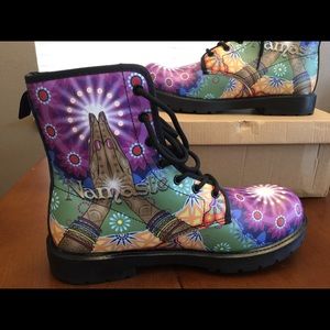 Namaste boots